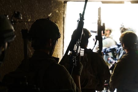 Soldados israelíes en la Franja de Gaza; guerra Israel-Hamás: Foto: X @idfonline