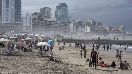 Verano en Mar del Plata, día soleado, NA