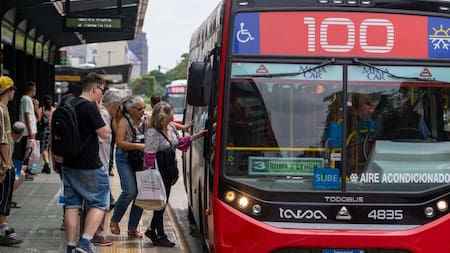 Aumenta el transporte público en octubre: cuánto habrá que pagar para viajar en el AMBA. Foto: NA.