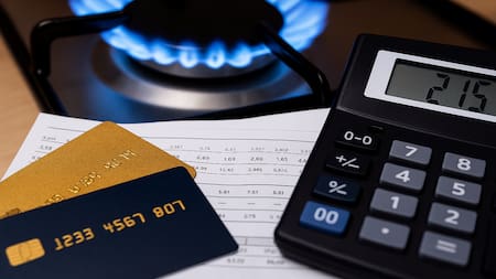 Se disparan los gastos esenciales en el AMBA: cuánto debe destinar hoy una familia para luz, gas, agua y transporte