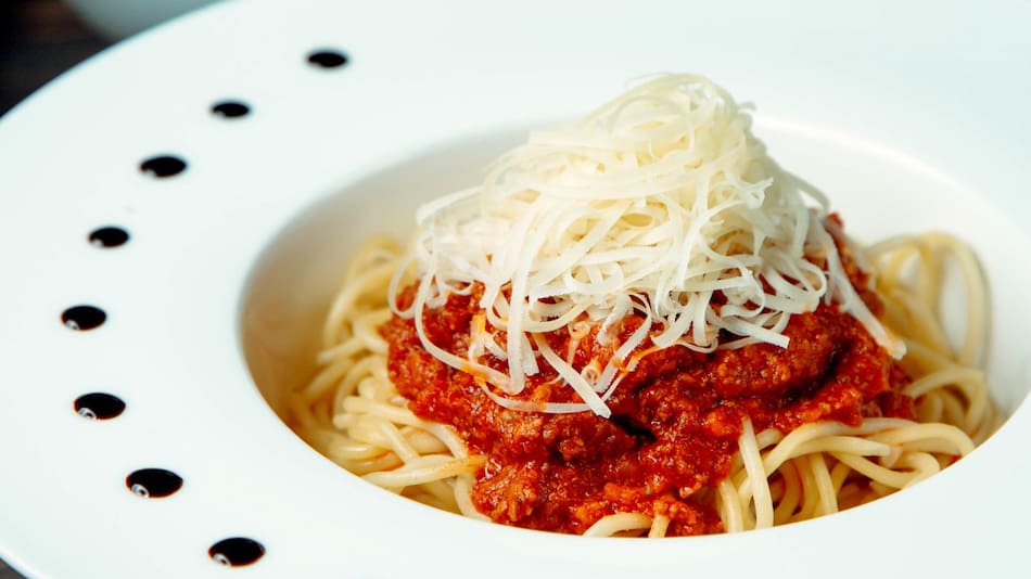 Cómo se prepara la deliciosa salsa amatriciana, ideal para los bucatinis. Foto Freepik