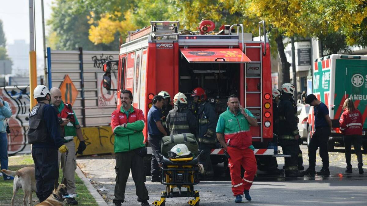 Derrumbe en una vivienda de dos pisos en el barrio porteño de Floresta. NA