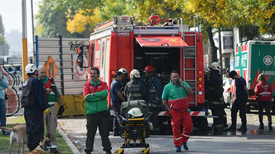 Derrumbe en una vivienda de dos pisos en el barrio porteño de Floresta. NA