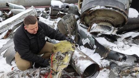 Ucrania muestra evidencias de que Rusia disparó un misil norcoreano contra Járkov. Foto: Reuters