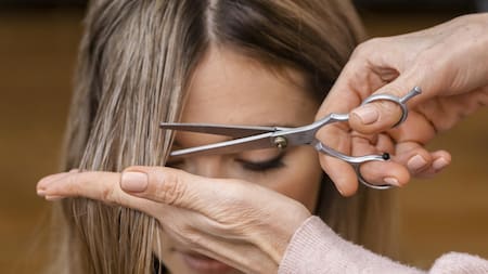 La aplicación furor que muestra cómo te quedaría un nuevo corte o color de pelo. Foto: Freepik.