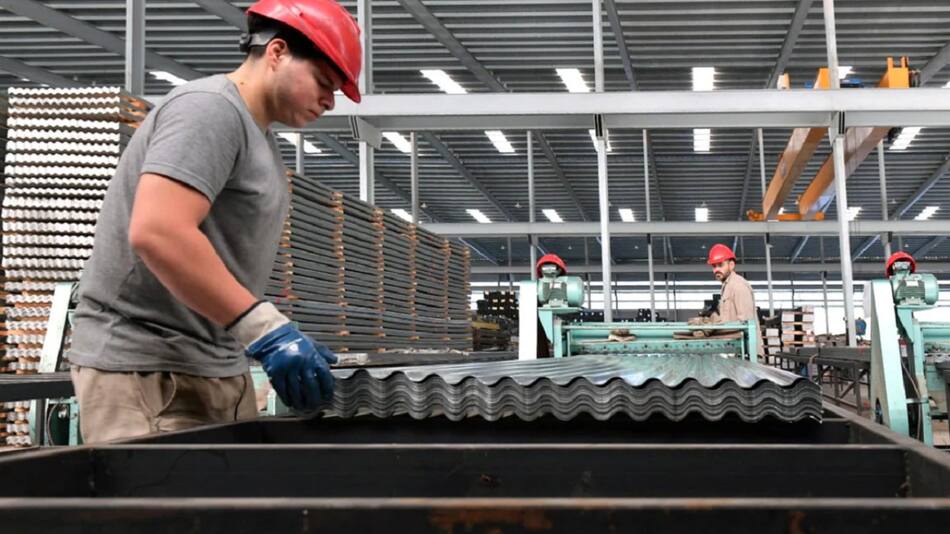 La actividad manufacturera de las pymes cayó 17,8% anual en julio. NA