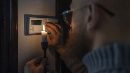 Las altas temperaturas, sinónimo de cortes de luz: cómo prevenirlos y qué hacer para estar preparado, en verano