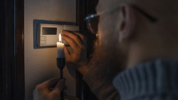 Las altas temperaturas, sinónimo de cortes de luz: cómo prevenirlos y qué hacer para estar preparado, en verano