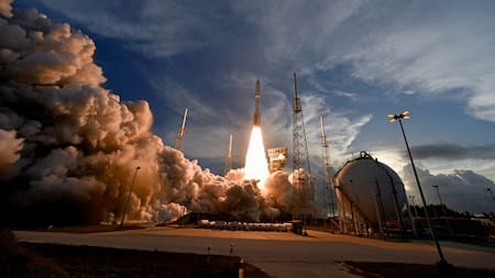 Amazon lanzó su primera tanda de satélites para el Proyecto Kuiper. Foto: Reuters/Steve Nesius