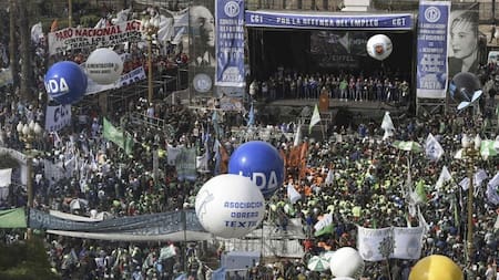 Día del trabajador: la CGT decidió no adherir a la convocatoria oficialista y tendrá su propio acto