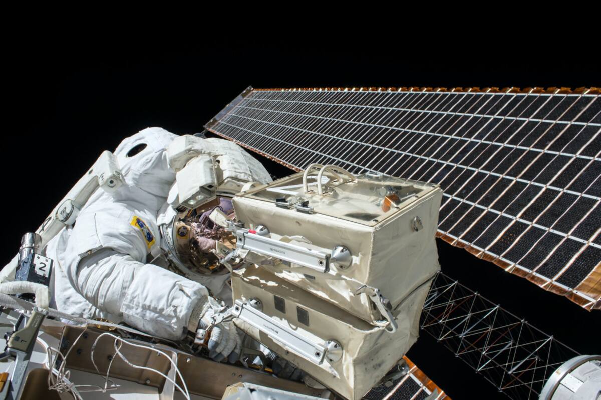 Astronauta en el espacio exterior. Foto: Unspash