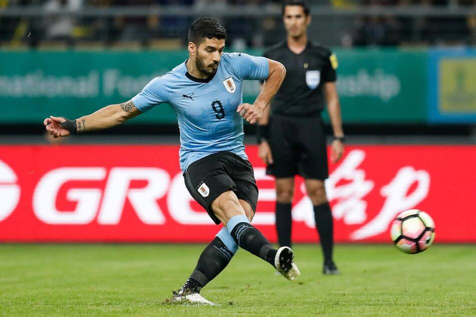 Gol de Uruguay - Luis Suárez (Reuters)