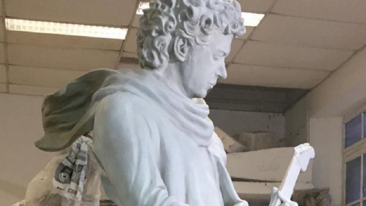 El Gobierno le obsequió una estatua de Gustavo Cerati a Costa Rica por el bicentenario de su Independencia. FOTO: NA