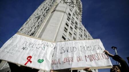 Salud pública, abrazo al Ministerio de Salud