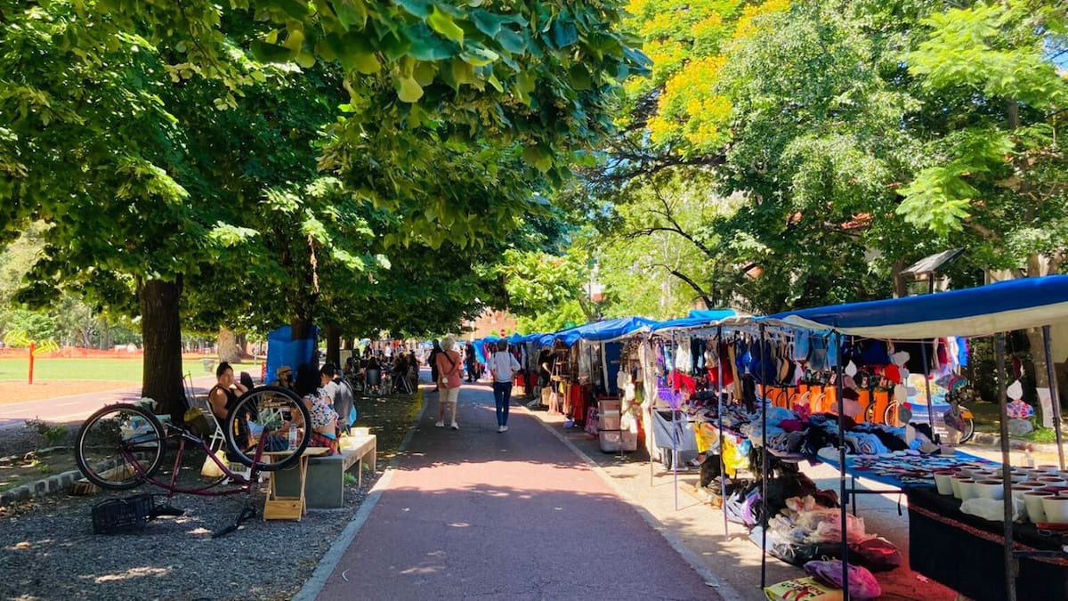 Para aprovechar el buen clima: la feria poco conocida de Buenos Aires para disfrutar el fin de semana largo en un barrio verde