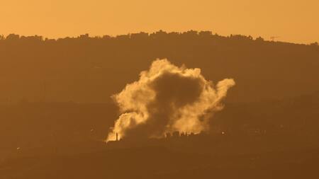 Ataque en la frontera entre El Líbano e Israel. Foto: EFE.