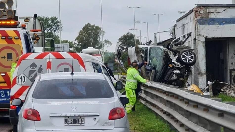 Trágico accidente en la Autopista Oeste, a la altura del kilómetro 47. Foto: Gentileza El Destape.