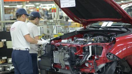 Industria automotrIz, industria argentina, actividad industrial, NA