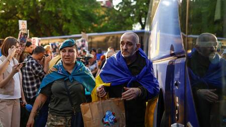 Canje de prisioneros entre Ucrania y Rusia. Foto: Reuters/Valentyn Ogirenko