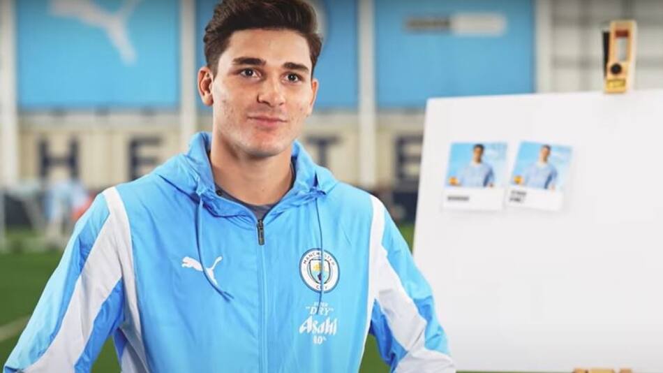 Julián Álvarez participó de un divertido ping-pong en Manchester City. Foto: captura de video.