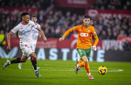 Enzo Barrenechea. Foto: X @valenciacf