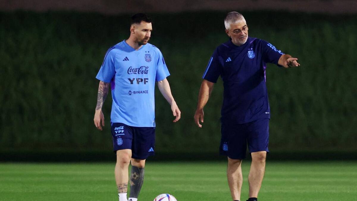 Lionel Messi en el entrenamiento de la Selección en Qatar. Foto: REUTERS.