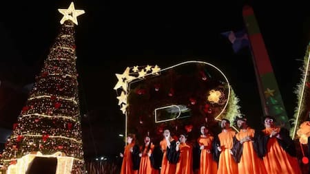 La Ciudad celebró frente al Obelisco la llegada de la Navidad.