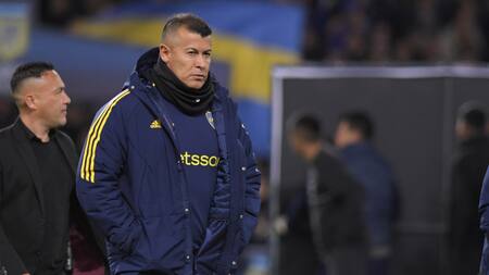 Jorge Almirón realizará varios cambios para enfrentarse a Racing. Foto: Télam.