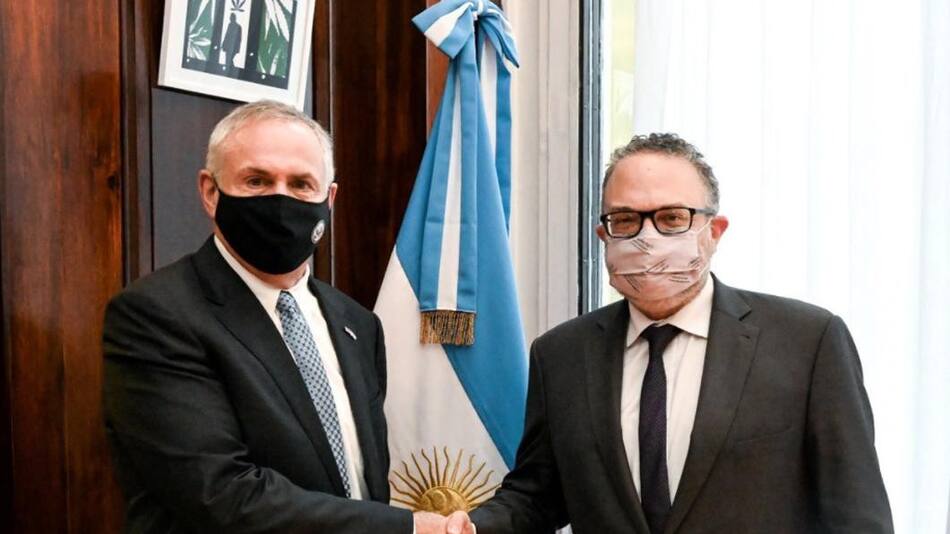 El ministro Matías Kulfas, con el embajador de EEUU, Marc Stanley, NA
