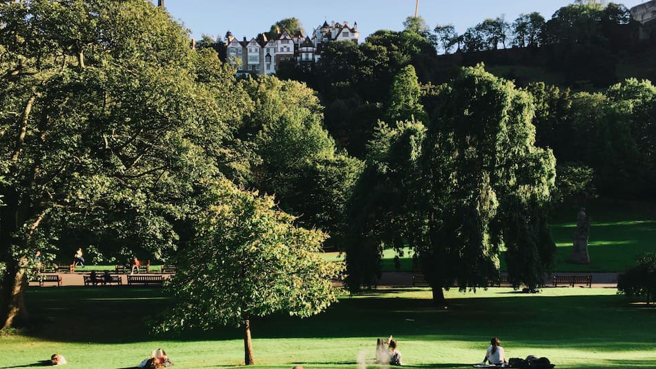 Parque; plaza. Foto: Unsplash