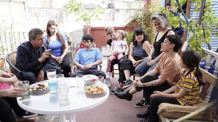 Sergio Massa junto a inquilinos y jóvenes con dificultad para alquilar. Foto: Prensa.
