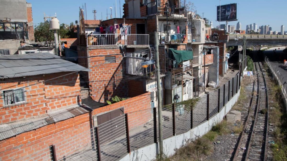 1 de cada 3 familias reside en una vivienda inadecuada.