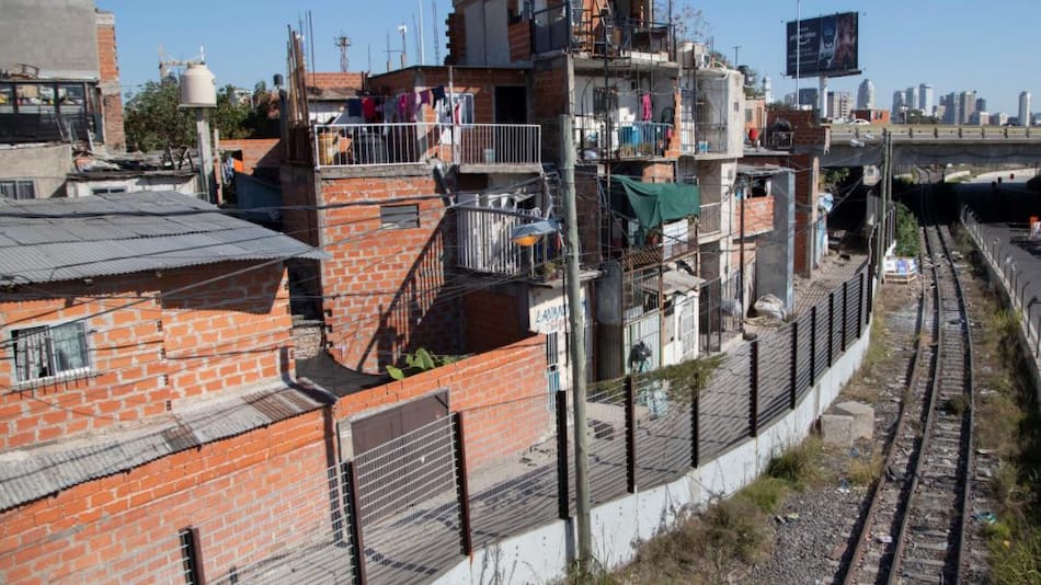 1 de cada 3 familias reside en una vivienda inadecuada.