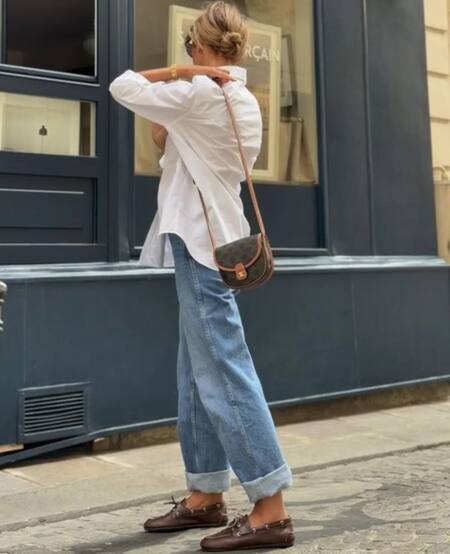 Look con zapatos nauticos. Foto Pinterest Argi Papazoglou