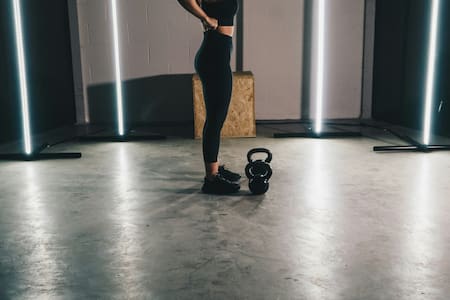 Gimnasio, gym, pesa. Foto Unsplash