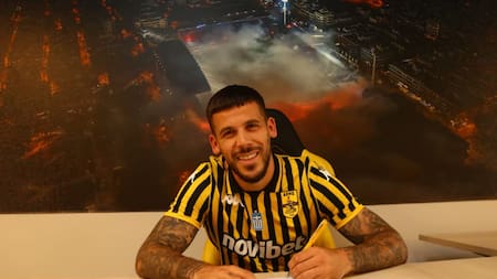 Presentación de Carles Pérez en el Aris Salónica