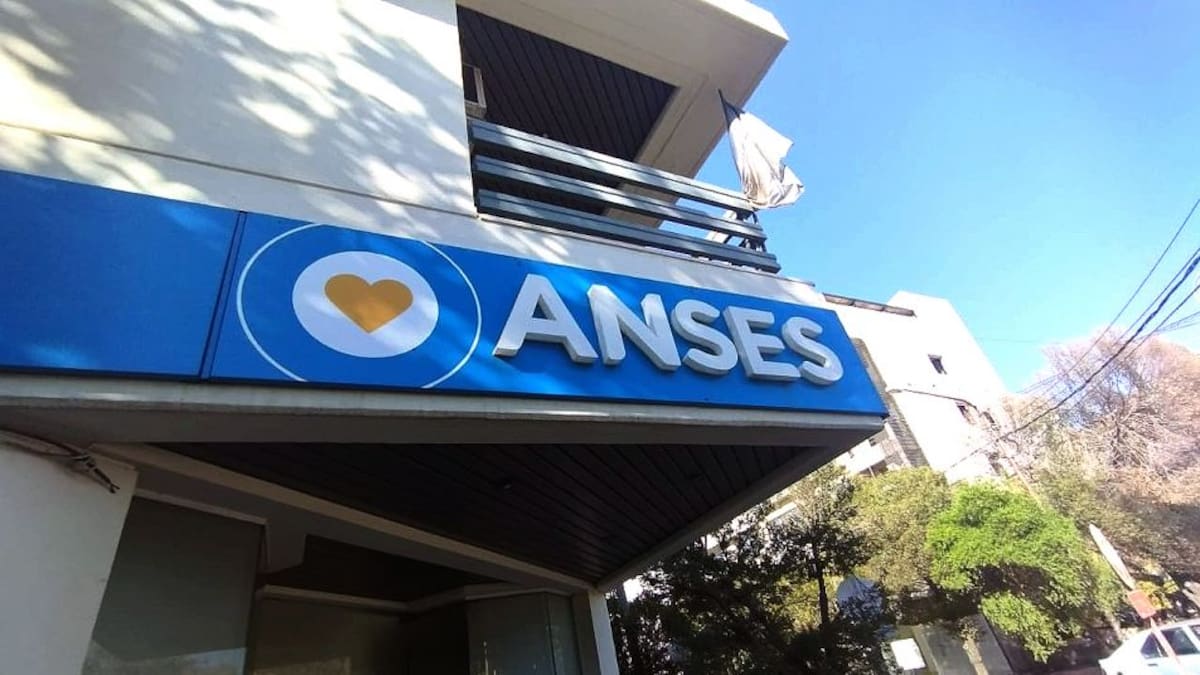 ANSES confirmó aumento, bono y aguinaldo para jubilados en junio 2026: cuánto cobrarán