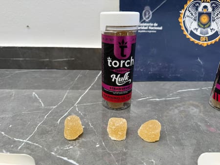 Operativo contra la venta ilegal de productos de vapeo con THC y nicotina.