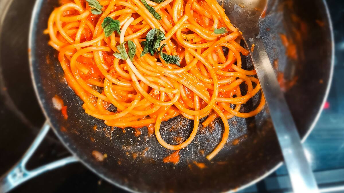 Ignacio Feibelmann, chef: “El error común es cocinar la pasta, colarla y recién después sumarla a la salsa”