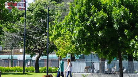 De un tenebroso pasado a convertirse en el pulmón verde de Palermo: el gigante parque que supo ser una cárcel de máxima seguridad