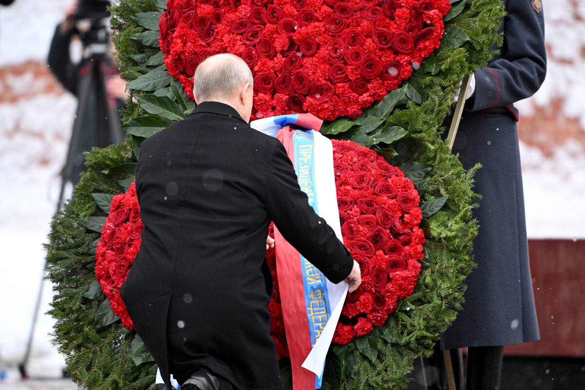 Vladimir Putin en el "Día de los Defensores de la Patria" en Rusia. Foto: REUTERS.