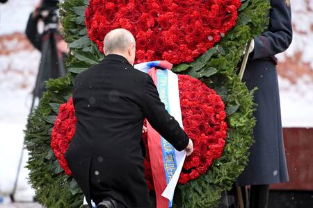 Vladimir Putin en el "Día de los Defensores de la Patria" en Rusia. Foto: REUTERS.