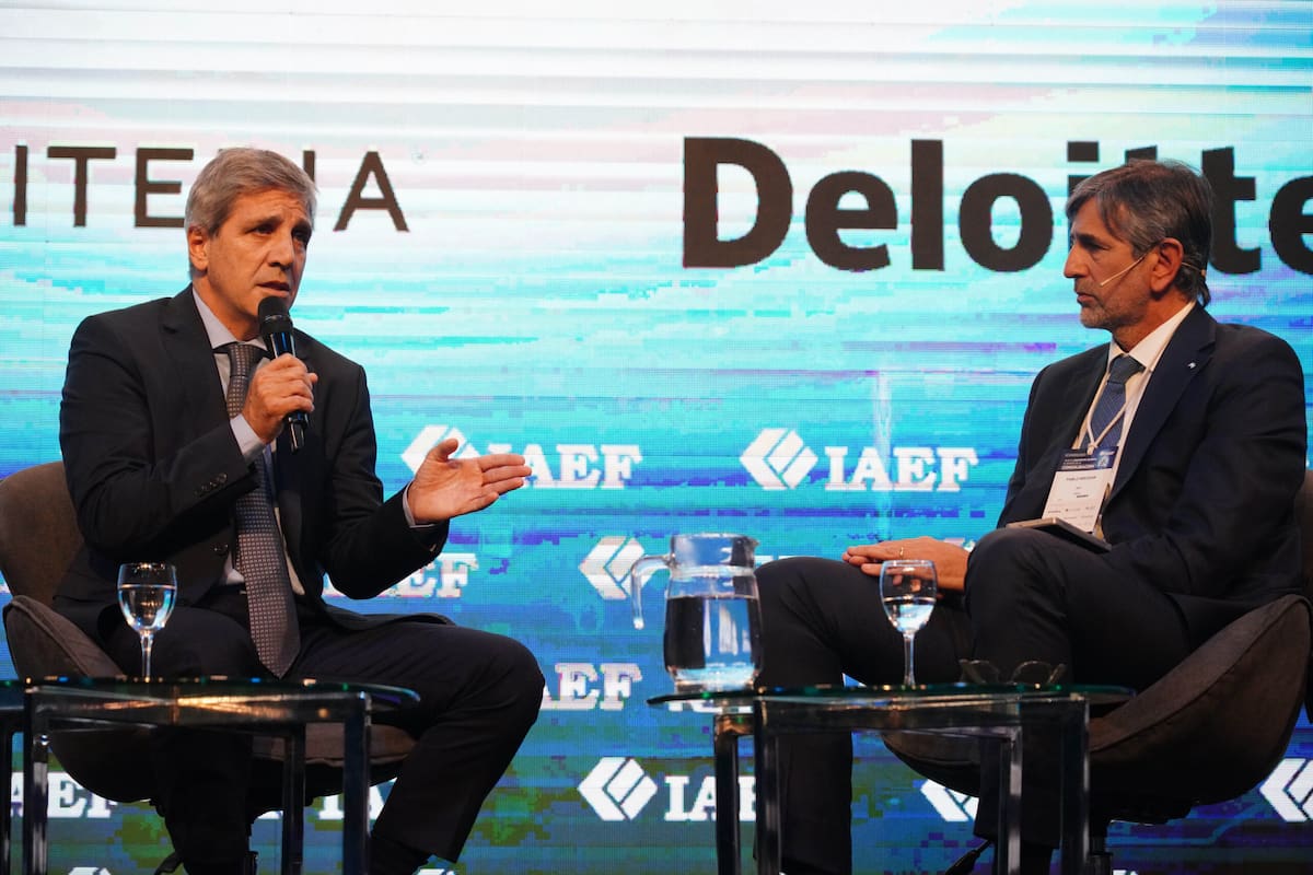 Luis Caputo en el 43° Congreso Anual de la IAEF.