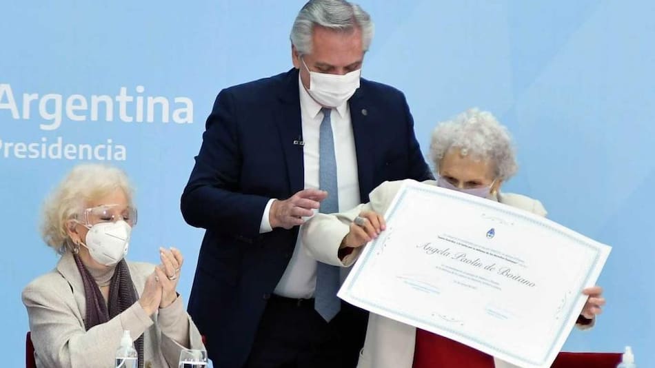 Alberto Fernández, Estela de Carlotto, NA