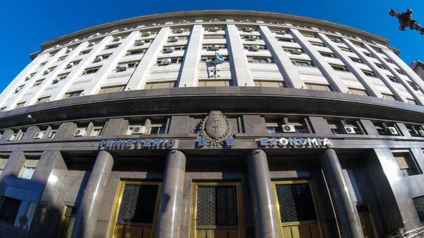 El Tesoro obtuvo financiamiento neto por $432.452 millones, tras exitoso canje de la semana pasada
