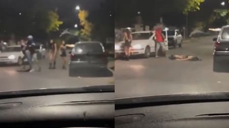 La noquearon y quedó tendida en el piso. Foto: captura video.