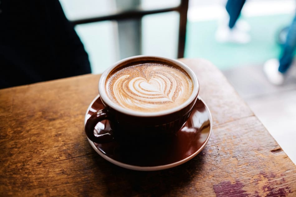 Café; cafeína. Foto: Unsplash.