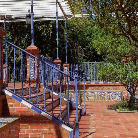 El Patio Andaluz, en el corazón del Rosedal de Palermo.
