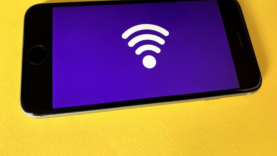WiFi en celulares. Foto: Unsplash.