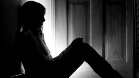 Violaron a una chica de 14 años cuando salió a sacar la basura